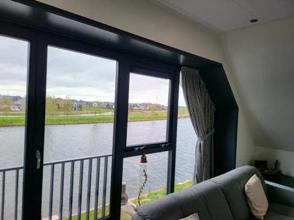 schuine gordijnen verduisterend